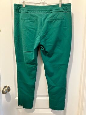 Avenue Green Ankle Cropped Pants